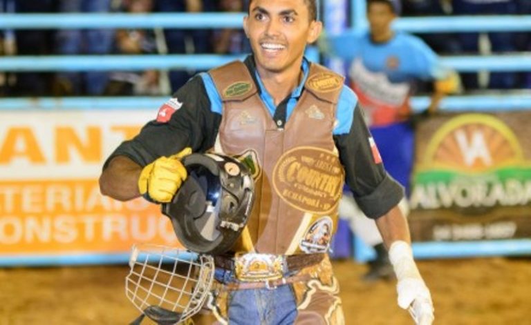 Brasileiro faz as malas e embarca para rodeio no outro lado do mundo