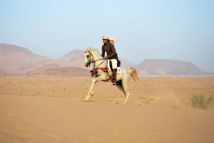 Trilha de Lawrence no deserto Wadi Rum na Jordânia