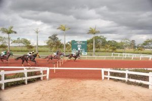 Kenia vence Campeão dos Campeões com direito a novo recorde!