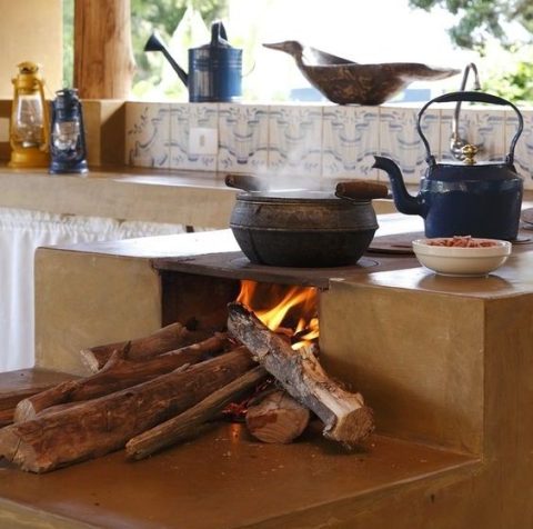 Fogão a lenha para todos os gostos, desde modernos aos rústicos