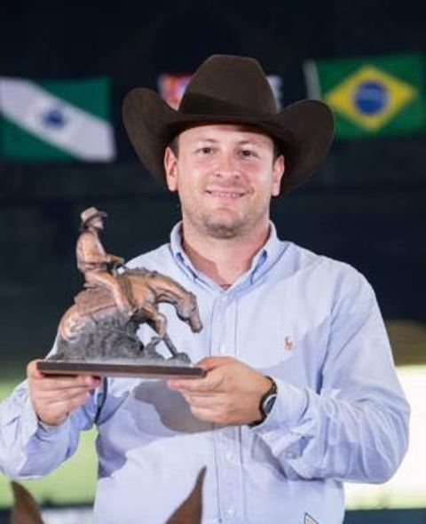 Nossa Homenagem ao Dia do Cavalo - Agnaldo Agostinho 