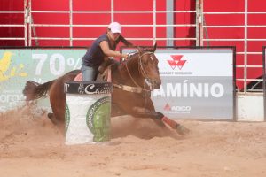 Os desafios de uma mulher ao gerir uma associação dentro do rodeio