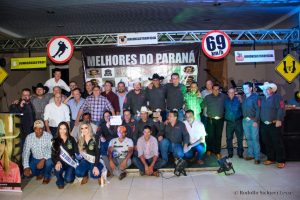 Prêmio Melhores do Rodeio Paranaense consagrou atletas em grande festa