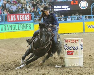 Nellie Miller foi a grande campeã Barrel Racing em Las Vegas