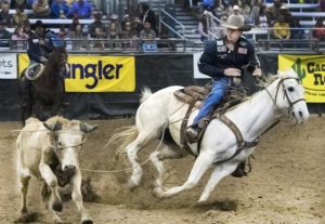 Snedecor faz história em San Antonio com títulos consecutivos