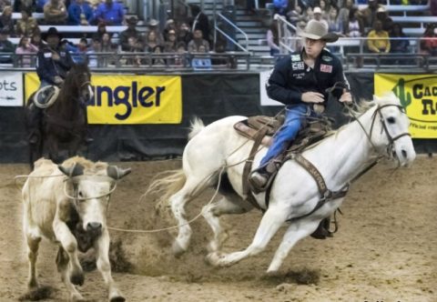 Snedecor faz história em San Antonio com títulos consecutivos