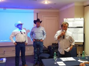 Reciclagem para juízes de Laço com treinador americano em São Paulo