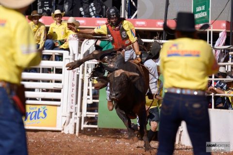 Competidores internacionais no Rodeio Junior de Barretos