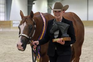 Lauren Bedwell vence Champion of Champions AQHA com Cool And A Half