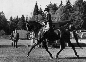 Lis Hartel, ex-atleta de Adestramento, personifica o Dia Olímpico