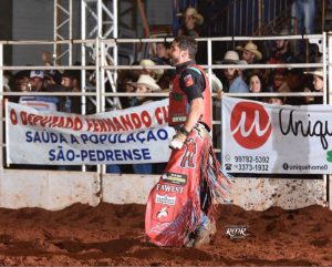 Keny Roger fala sobre o medo de amputar a perna após bactéria