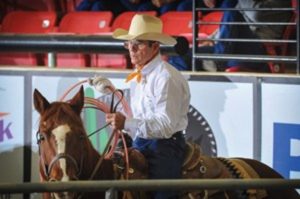 Ex-jóquei, Johnny Cox dominou prova de Team Roping em Ruidoso Downs