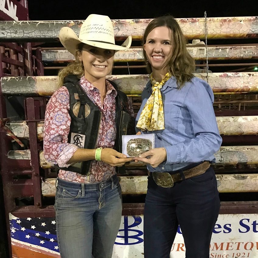 Sela Americana para mulheres? Sim, pela Texas Bronc Riders Association ...