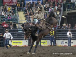 O maior campeonato de rodeio do Canadá premiou campeões de 2018