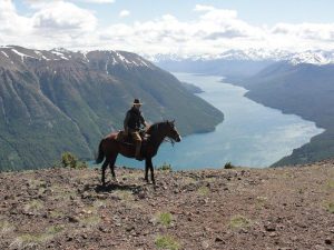 Cavalgada nas montanhas do Canadá