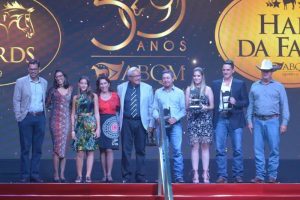 Pontuados em suas categorias e homenageados se uniram em festa de gala