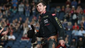 Cody Teel leva etapa da divisão principal da PBR em Tacoma