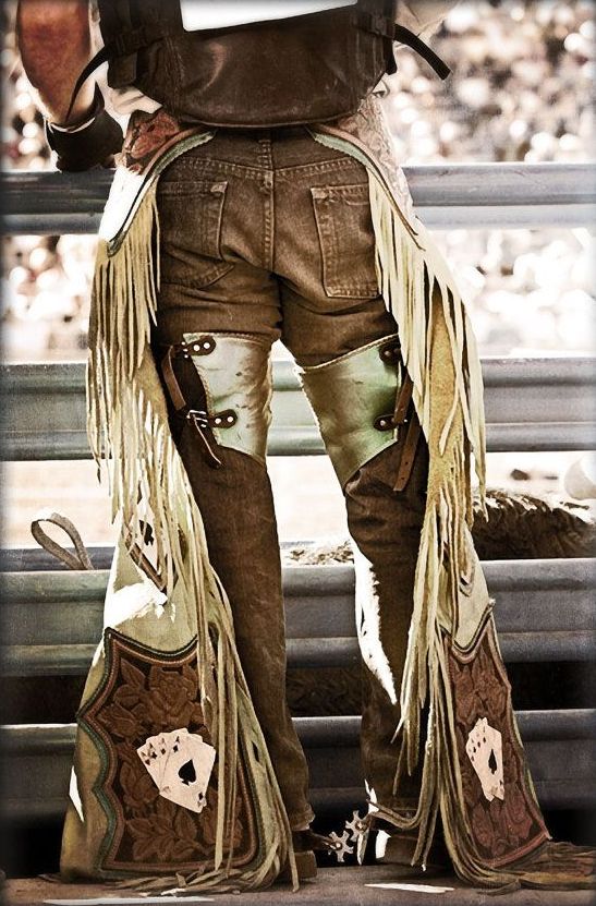 calça de couro de cowboy