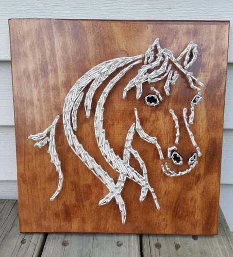 A string art decora usando desenhos, linhas, fios e pregos