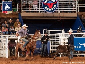 Monty Lewis levou para casa sua segunda fivela de Austin pela PRCA