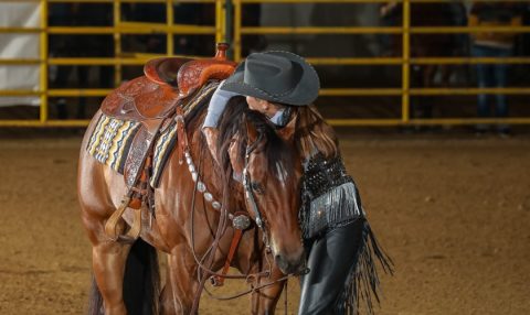 Cam Essick e Loveya foram campeões do Derby de Rédeas Non Pro em Idaho