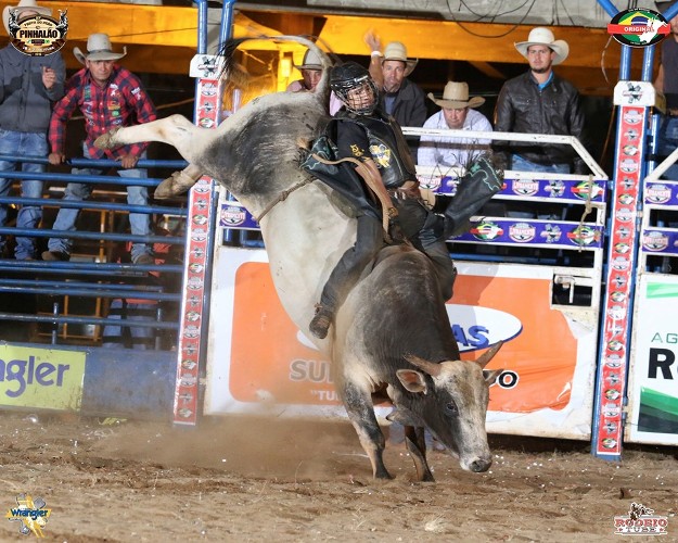 Chapolim Rodeio Ekip Rozeta realizou etapa no famoso Rio Preto Rodeio Country Bulls ...