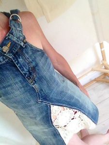 Seu jeans usado pode virar lindos vestidos ou blusas