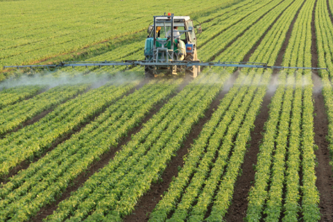 CNA vai ao Supremo defender registro de defensivos pelo Ministério da Agricultura