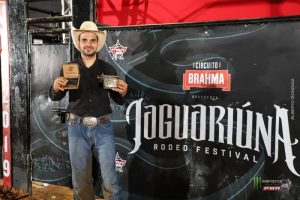 Caic Cassio consagrado campeão de evento inédito da PBR Brasil