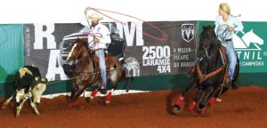 Juliana Balbo vive seu momento no Team Roping