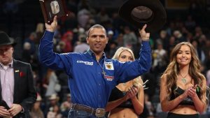 Eduardo Aparecido melhor nota na abertura da PBR World Finals