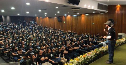 Filipe Masetti está no Brasil ministrando palestras; a primeira foi em Goiás