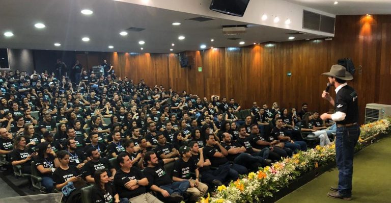 Filipe Masetti está no Brasil ministrando palestras; a primeira foi em Goiás