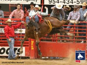 Trey Moore III volta da PRCA Southeastern Finals com vitória