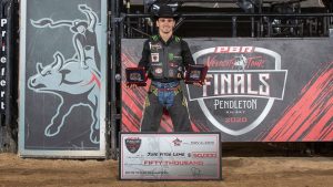 José Vitor Leme fatura título da PBR Velocity Tour 2019