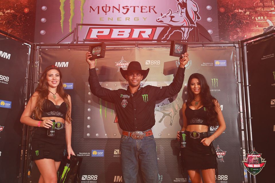 Brasileiro Alisson de Souza campeão da segunda divisão da PBR