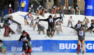 Colin Wolfe é campeão do 46° Cowboy Downhill em Denver