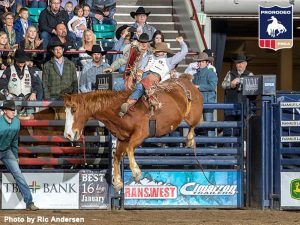 Grande vitória para Mason Clements pela PRCA em Denver