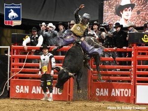 Denton Fugate vence com maestria em San Antonio pela PRCA