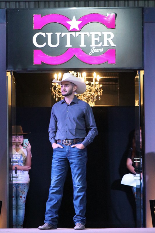 Cutter lançou a nova coleção com um desfile ‘arrasador’