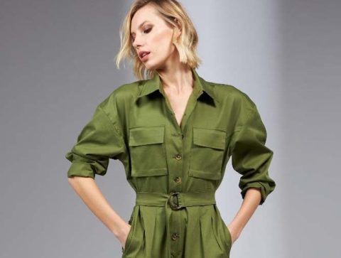 Macacão de sarja estilo militar é como uma tela em branco