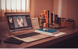 O termo home office nunca esteve tão em evidência