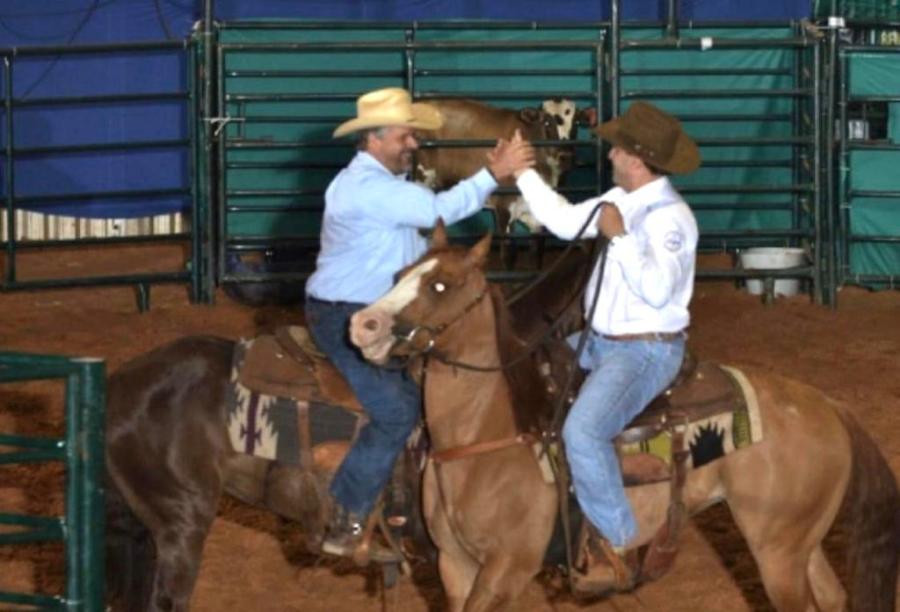 Xantic demonstrou talento para o Ranch Sorting e ‘estourou’ A égua foi comprada de presente para a esposa que tinha um sonho de aprender a montar