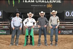 100% para o Team Ariat na Divisão B do PBR Team Challenge