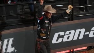 Brasileiro Junior Patrik de Souza é vice em rodeio pela PBR