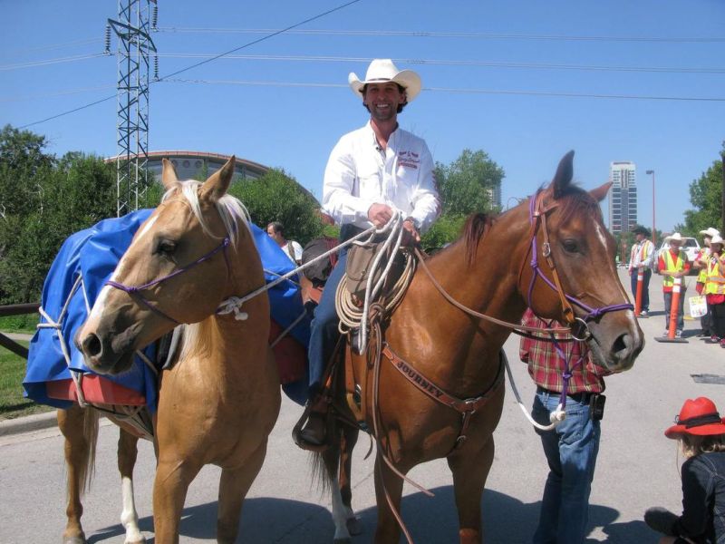 Depois de oito anos e 25 mil km a cavalo, a odisseia de um cowboy terminou onde começou. Cavaleiro das Américas conta como foram os momentos finais