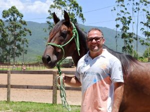 Conheça a trajetória do médico veterinário Helio Itapema