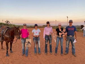 Laçadoras de Breakaway Roping ‘afiam’ suas cordas durante curso