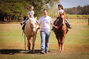 Tal pai, tal filho: confira opções de presentes no estilo country