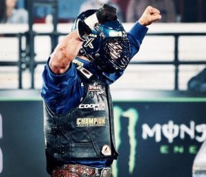 Brasileiro Kaique Pacheco é campeão da etapa de Guthrie da PBR